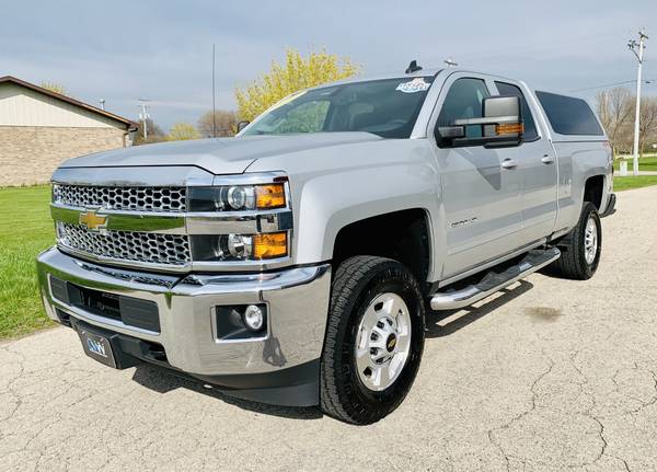 2019 Chevy Silverado 2500hd LT 4x4 - - by dealer for sale in Green Bay, WI – photo 9