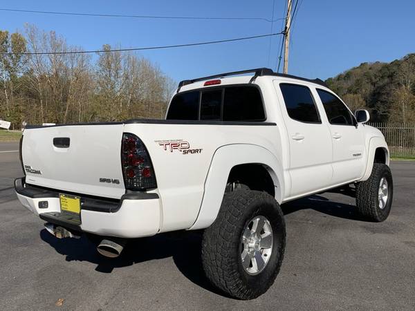2011 TOYOTA TACOMA * 4X4 * Towing Pkg * We FINANCE / TAKE TRADES -... for sale in Sevierville, TN – photo 8