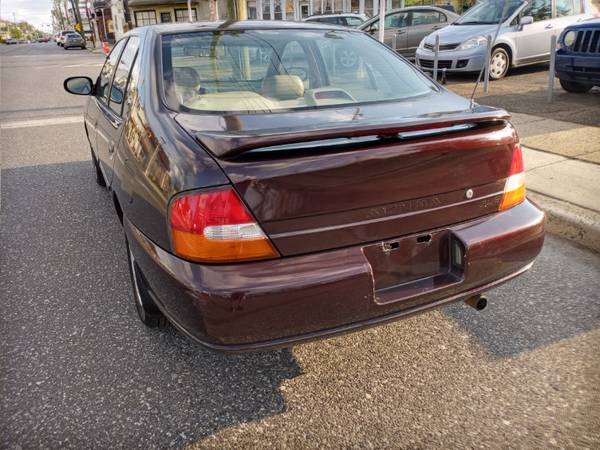 1999 Nissan Altima GLE - cars & trucks - by dealer - vehicle... for sale in Gloucester, DE – photo 9