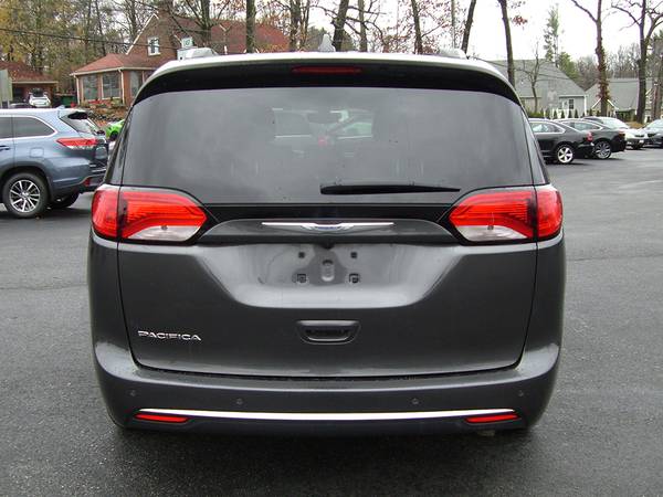 ★ 2020 CHRYSLER PACIFICA TOURING L with REMAINING FACTORY WARRANTY -... for sale in Feeding Hills, MA – photo 4