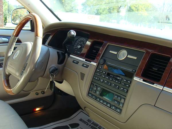 2004 LINCOLN TOWNCAR ULTIMATE 4 DOOR RUNS GREAT!! STOCK #839... for sale in Corinth, MS – photo 13