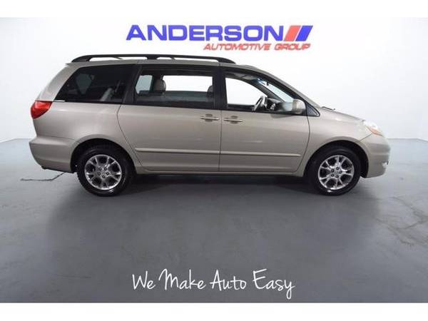 2006 Toyota Sienna mini-van XLE AWD 112 98 PER MONTH! - cars & for sale in Loves Park, IL – photo 2