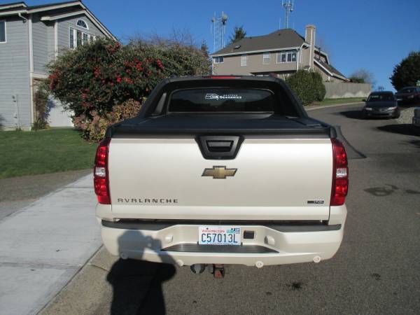 2008 Chevy Avalanche LTZ, Pearl White, Sunroof, Nice Condition! -... for sale in Tacoma, WA – photo 8