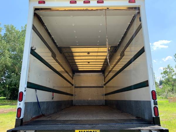 2012 UD 2600 103k Tuned & Deleted 26 ft Box Truck Lift Gate for sale in Lebanon, VA – photo 15