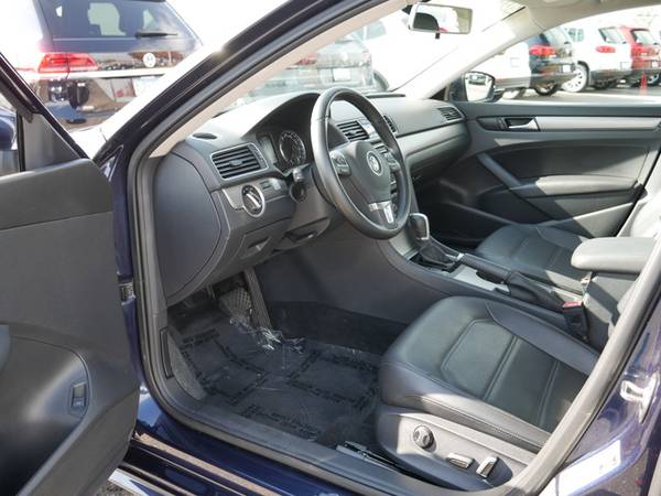 2015 Volkswagen Passat 2.0L TDI SE w/Sunroof for sale in Inver Grove Heights, MN – photo 17