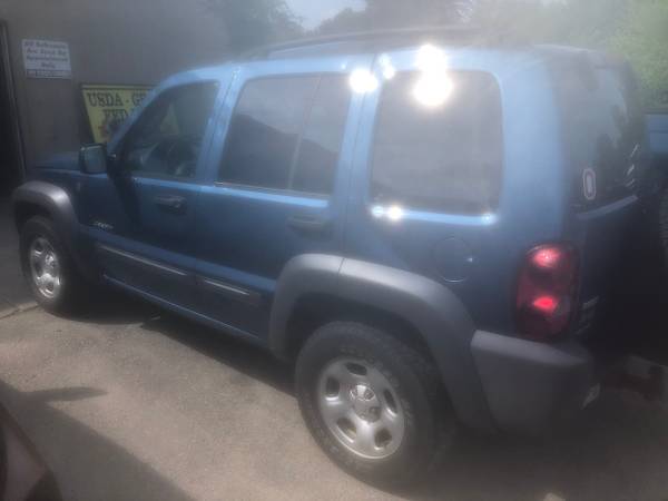 2004 Jeep Liberty Sport - cars & trucks - by owner - vehicle... for sale in Toledo, OH
