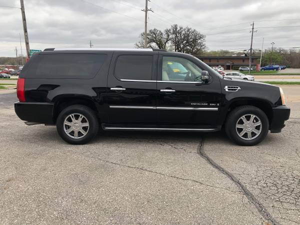 2007 Cadillac Escalade ESV - - by dealer - vehicle for sale in URBANDALE, IA – photo 4