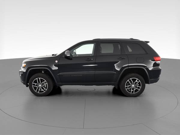 2018 Jeep Grand Cherokee Trailhawk Sport Utility 4D suv Black for sale in Bloomington, IN – photo 5