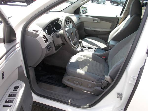 2011 Chevrolet Traverse LT - All Wheel Drive - Third Row Seat for sale in East Greenwich, CT – photo 24