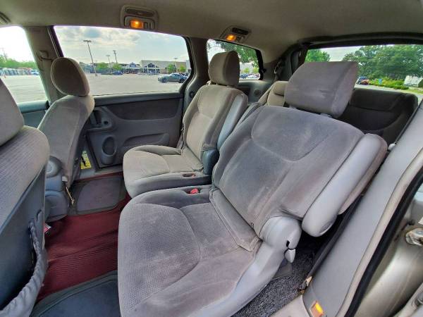 2004 Toyota Sienna AWD LE 7 passenger rides great we finance! for sale in Lawnside, DE – photo 9