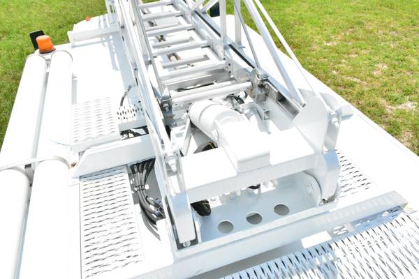 2006 GMC C5500 NON-CDL BUCKET LADDER TRUCK 42FT - - by for sale in Other, MS – photo 13