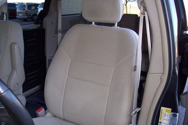2011 Chrysler Town & Country Touring Wheelchair Handicap Mobility Van for sale in Phoenix, AZ – photo 6