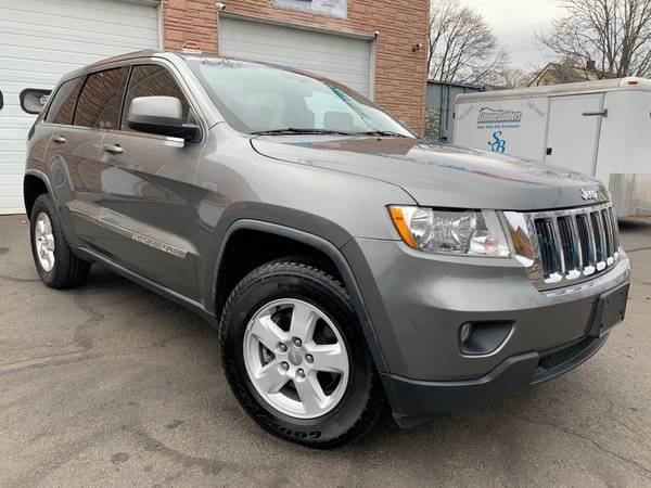 ☼☼ 2012 JEEP GRAND CHEROKEE LARADO 4X4 SERVICED! - cars & trucks -... for sale in West Haven, CT – photo 3