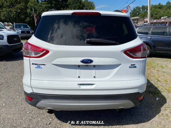 2016 Ford Escape SE 4WD 6-Speed Automatic - cars & trucks - by... for sale in PELHAM, MA – photo 5