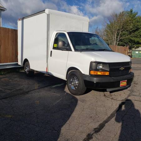 2011 CHEVROLET EXPRESS 3500 10FT. BOX COMMERCIAL CUTAWAY RWD 3500... for sale in Abington, NH – photo 4