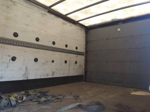 Price reduced! 14' Box Truck Man Door and Lift Gate - cars & trucks... for sale in Colorado Springs, CO – photo 3