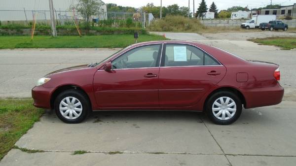 2005 toyota camry 4 cylinder 72,000 miles $5300 for sale in Waterloo, IA – photo 3
