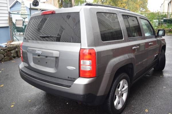 *2012* *Jeep* *Patriot* *Latitude 4dr SUV* - cars & trucks - by... for sale in Paterson, NY – photo 22