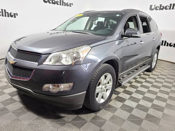 2010 Chevy Chevrolet Traverse LT suv Cyber Gray Metallic - cars & for sale in Jasper, KY – photo 2