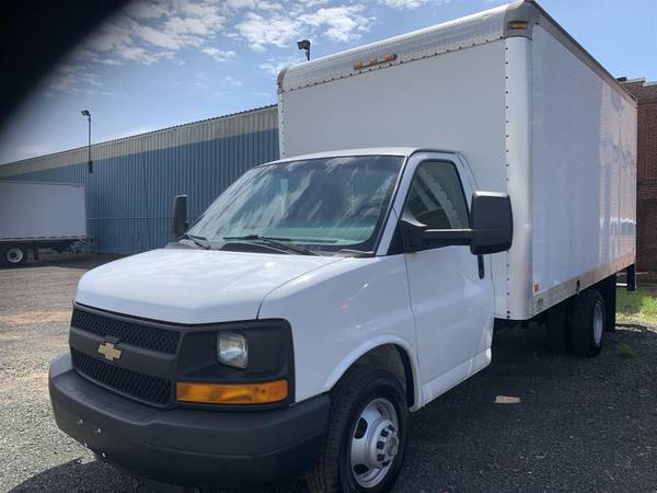 2015 CHEVROLET EXPRESS - - by dealer - vehicle for sale in Middletown, CT – photo 3