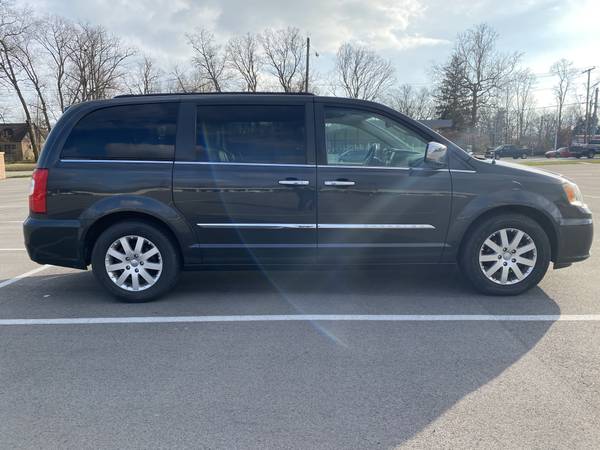 2011 Chrysler Town and Country Touring-L - cars & trucks - by owner... for sale in Richmond, IN – photo 7