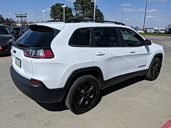 2019 Jeep Cherokee 4WD 4D Sport Utility/SUV Latitude Plus - cars & for sale in Waterloo, IA – photo 7