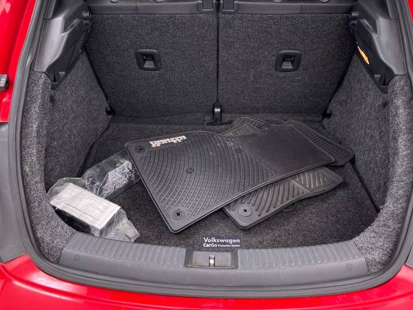 2012 VW Volkswagen Beetle 2.5L Hatchback 2D hatchback Red - FINANCE... for sale in South Bend, IN – photo 22