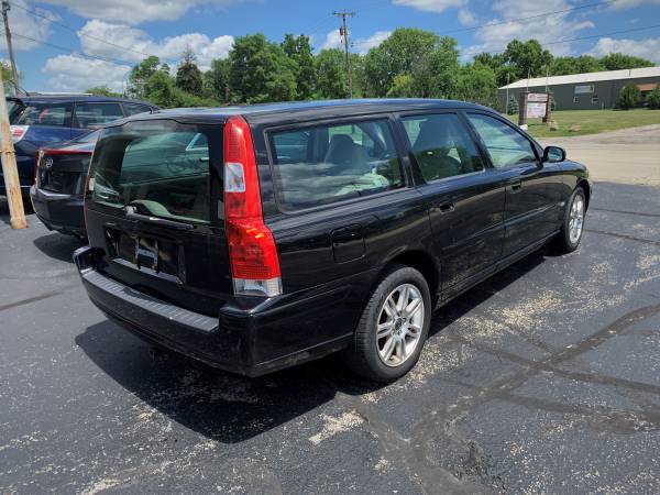 2005 Volvo V70 - LOW MILES - CLEAN CAR - cars & trucks - by dealer -... for sale in Lockport, IL – photo 4