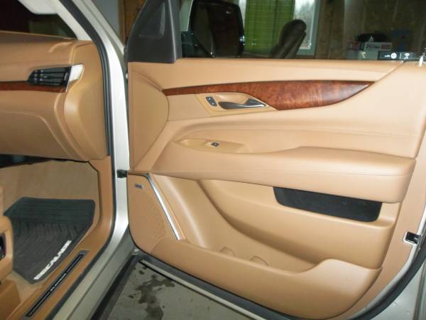 Cadillac Escalade - cars & trucks - by owner - vehicle automotive sale for sale in Hancock, WI – photo 10