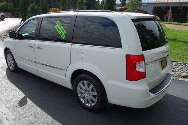 2011 Chrysler Town & Country Touring-L NAVIGATION!!! BACK UP CAM!!! LE for sale in PUYALLUP, WA – photo 8