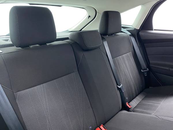 2018 Ford Focus SE Hatchback 4D hatchback White - FINANCE ONLINE -... for sale in Riverdale, IL – photo 19