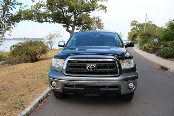 2013 Toyota Tundra 4WD Truck Double Cab 4.6L V8 ONE OWNER CLEAN CARFAX for sale in Great Neck, CT – photo 2