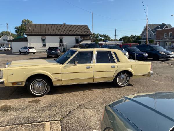 1981 Lincoln Towncar - cars & trucks - by owner - vehicle automotive... for sale in STURGEON BAY, WI – photo 5
