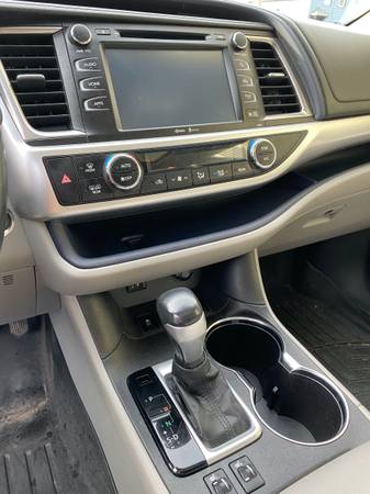 2015 Toyota Highlander - cars & trucks - by owner - vehicle... for sale in Portsmouth, NH – photo 3