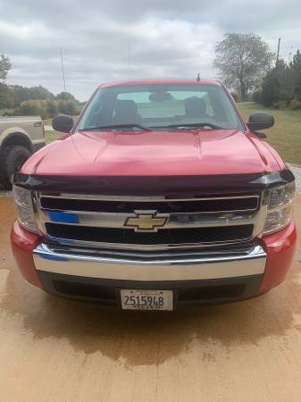 2008 Chevy Silverado w/low miles and excellent condition! for sale in Belleville, MO – photo 2