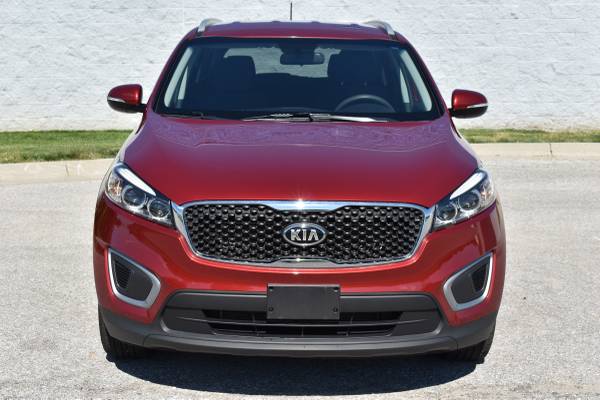 2017 KIA SORENTO LX ***CLEAN TITLE W/42K MILES ONLY*** - cars &... for sale in Omaha, IA – photo 2
