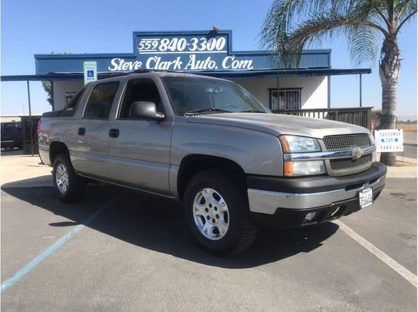 2003 Chevrolet Avalanche 4x4 (Bench Seat 6 seater) Brand NEW Tires! for sale in Fresno, CA