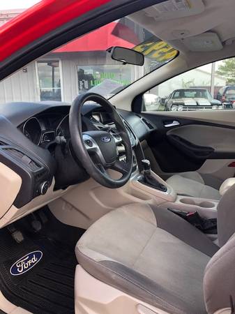 2012 Ford Focus SE - cars & trucks - by dealer - vehicle automotive... for sale in Republic, MO – photo 9