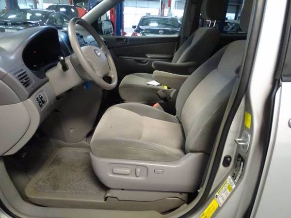 2010 Toyota Sienna LE Mobility Upgrade and Prep Package - cars &... for sale in Skokie, IL – photo 24