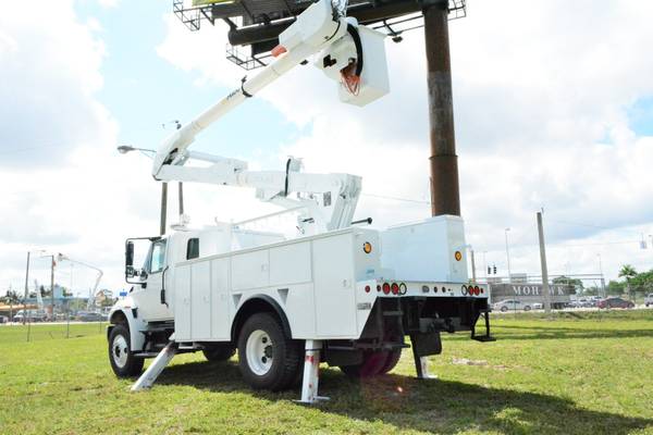 2006 INTERNATIONAL 4300 ALTEC A0-442 BUCKET TRUCK 47FT - cars & for sale in Hollywood, AL – photo 4