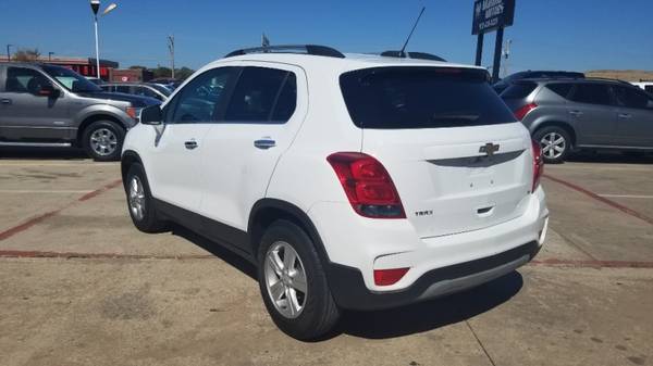 2017 Chevrolet Trax FWD 4dr LT WE FINANCE - cars & trucks - by... for sale in Lewisville, TX – photo 3