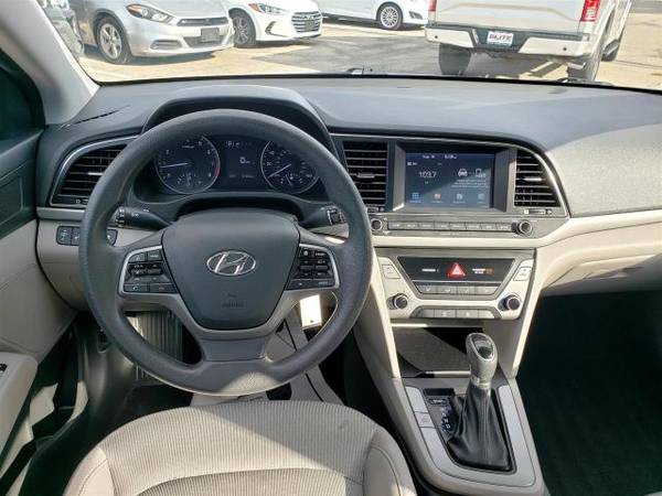 2018 Hyundai Elantra SEL 2.0L Auto (Alabama) - cars & trucks - by... for sale in Wichita, KS – photo 18