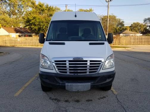2011 Freightliner Sprinter 2500 170 Wheel Base LOW MILES for sale in Burbank, IL – photo 2