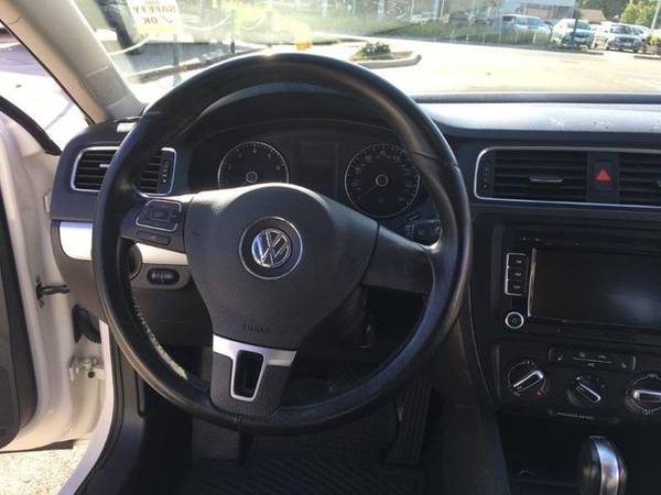 2013 Volkswagen Jetta 2.5L SE Sedan 4D NEWER TRUCKS AVAILABLE for sale in Roseville, CA – photo 17