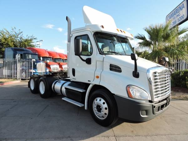 2011 FREIGHTLINER CASCADIA DAYCAB DD13 with for sale in Grand Prairie, TX – photo 10
