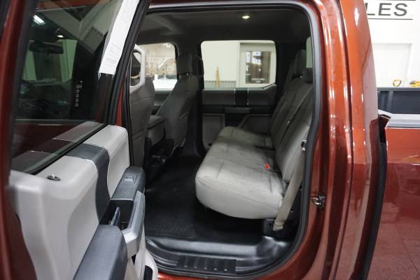 **Seats Six/Back Up Camera/Great Deal**2015 Ford F150 XLT - cars &... for sale in Ammon, ID – photo 10