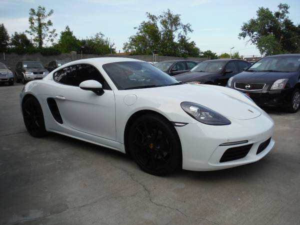 2017 Porsche 718 Cayman 15K MILES ONLY 6 SPEED MANUAL WITH APPLE for sale in Sacramento , CA – photo 2