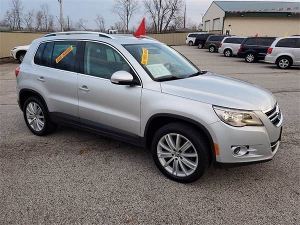 2011 Volkswagen Tiguan SEL - cars & trucks - by dealer - vehicle... for sale in Green Bay, WI – photo 5