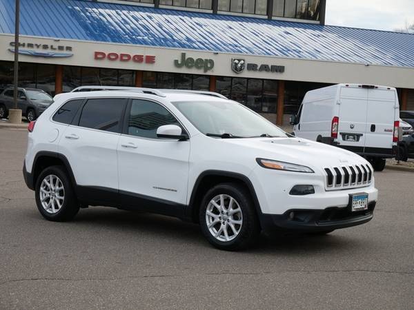 *2015* *Jeep* *Cherokee* *FWD 4dr Latitude* - cars & trucks - by... for sale in South St. Paul, MN – photo 5