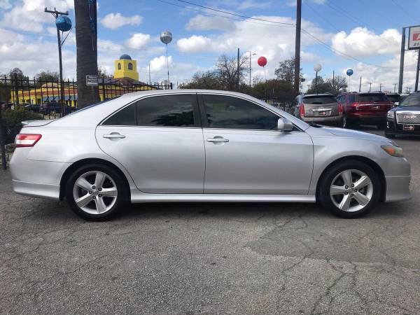 2011 Toyota Camry SE V6 4dr Sedan 6A EVERYONE IS APPROVED! - cars &... for sale in San Antonio, TX – photo 8